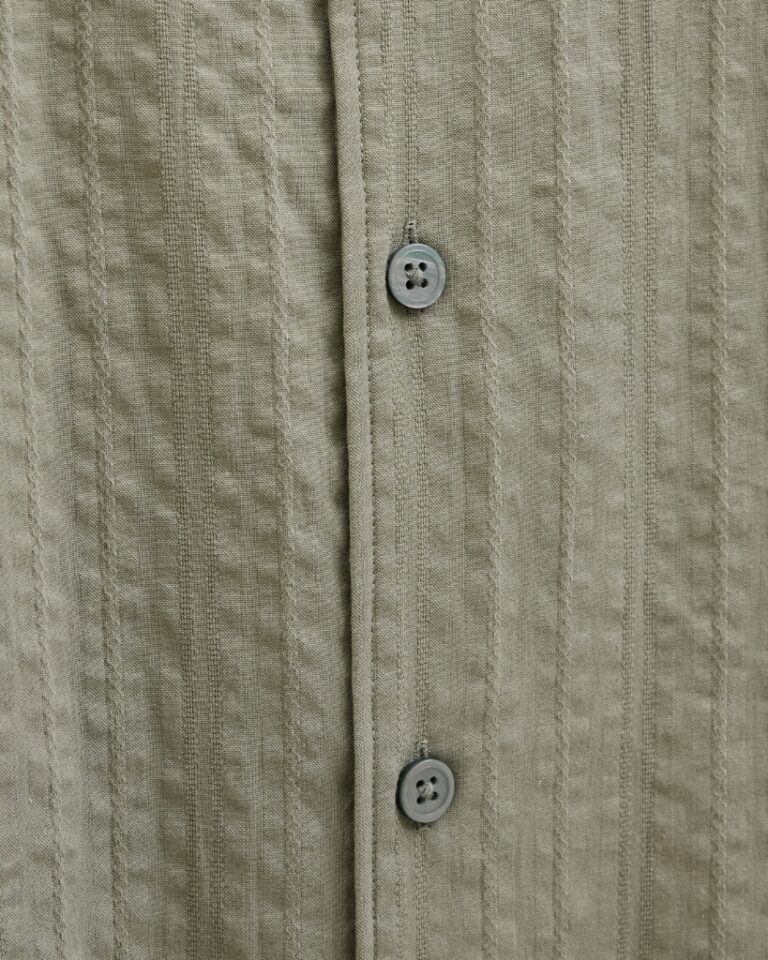 32818
