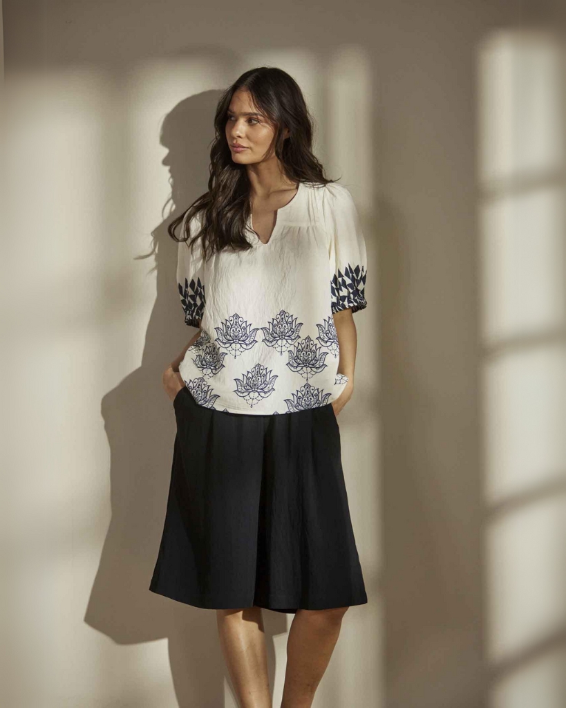 In Front Lotus Bluse