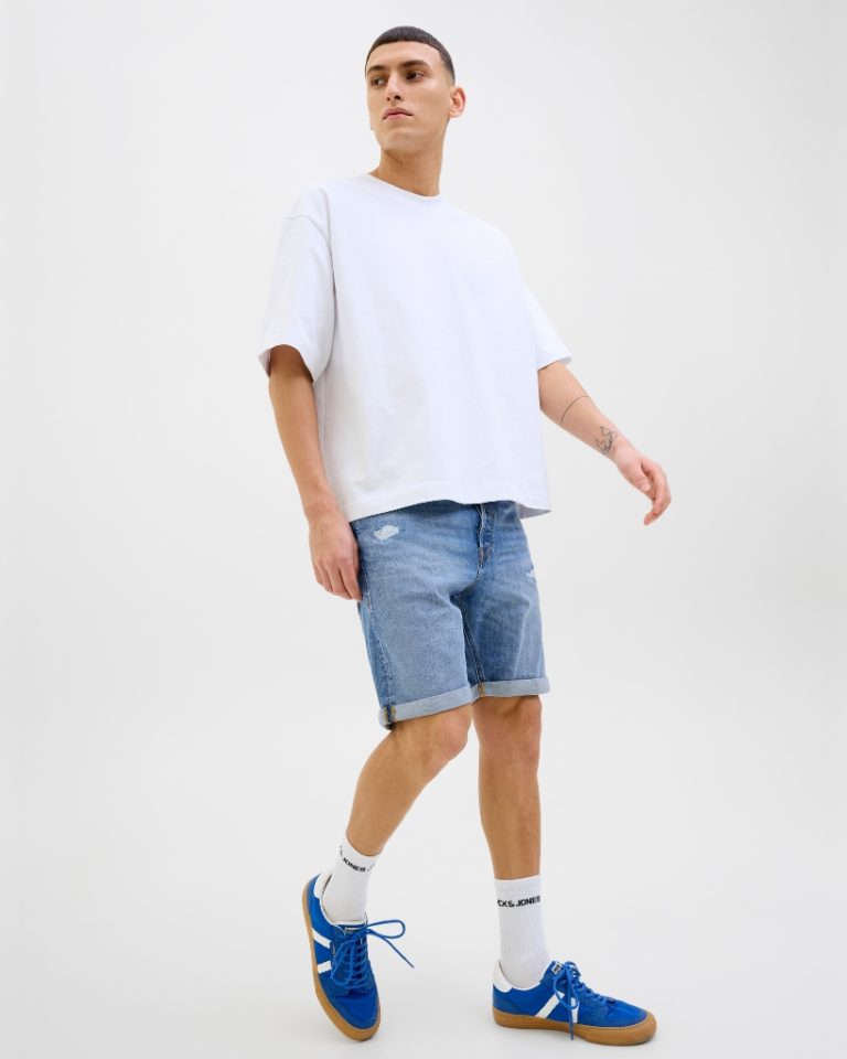 35852