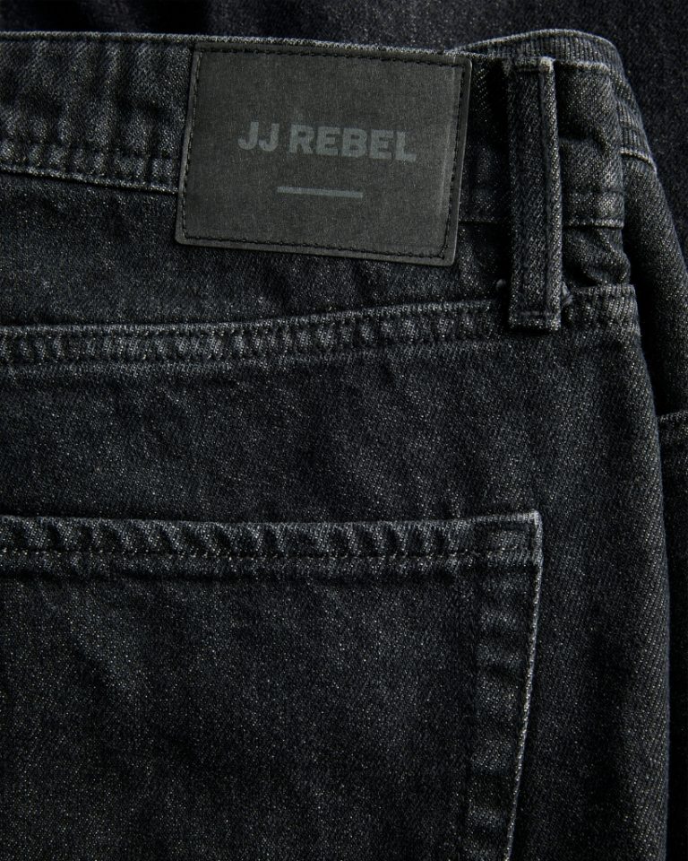 35982