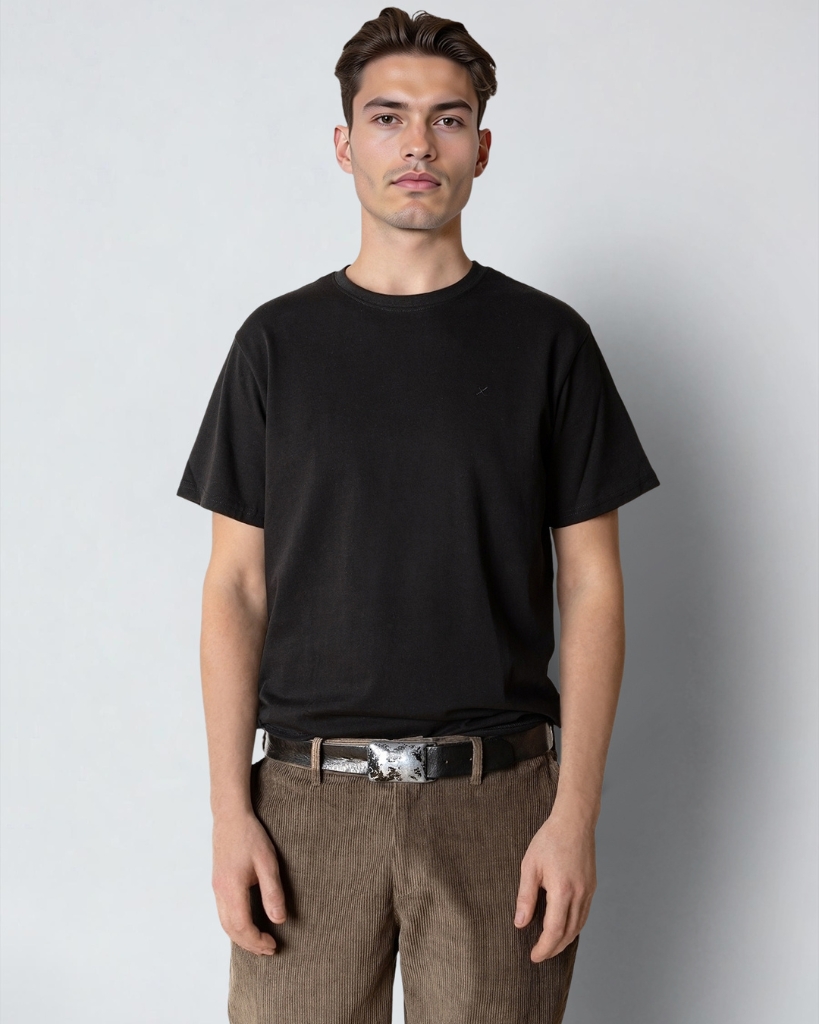 Clean Cut Stable T-Shirt Sort