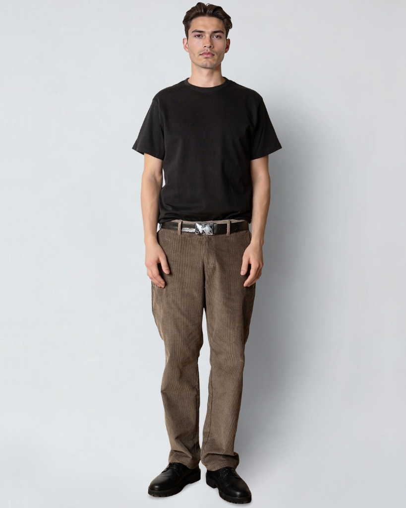 Clean Cut Stable T-Shirt Sort