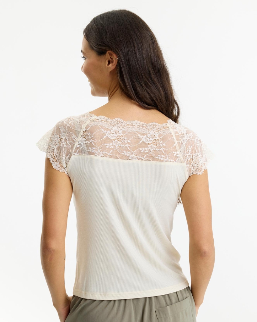 In Front Yvonne Top Offwhite